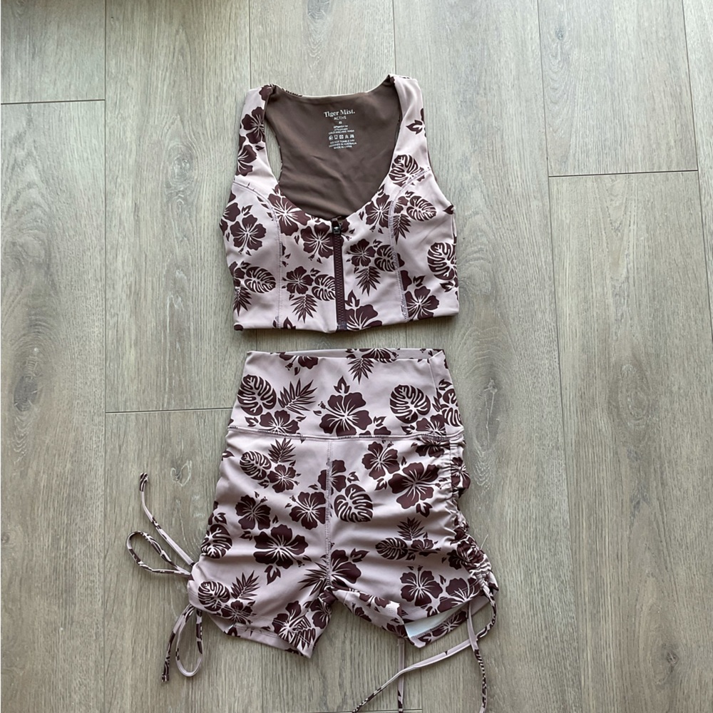 Tiger Mist workout set